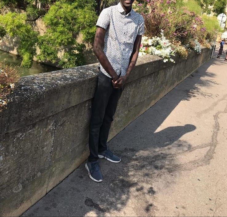 Acene - Annonces gay à Le Prévoux Profil de Acene, 33 ans, Annonces gay à Le Prévoux (Neuchâtel)