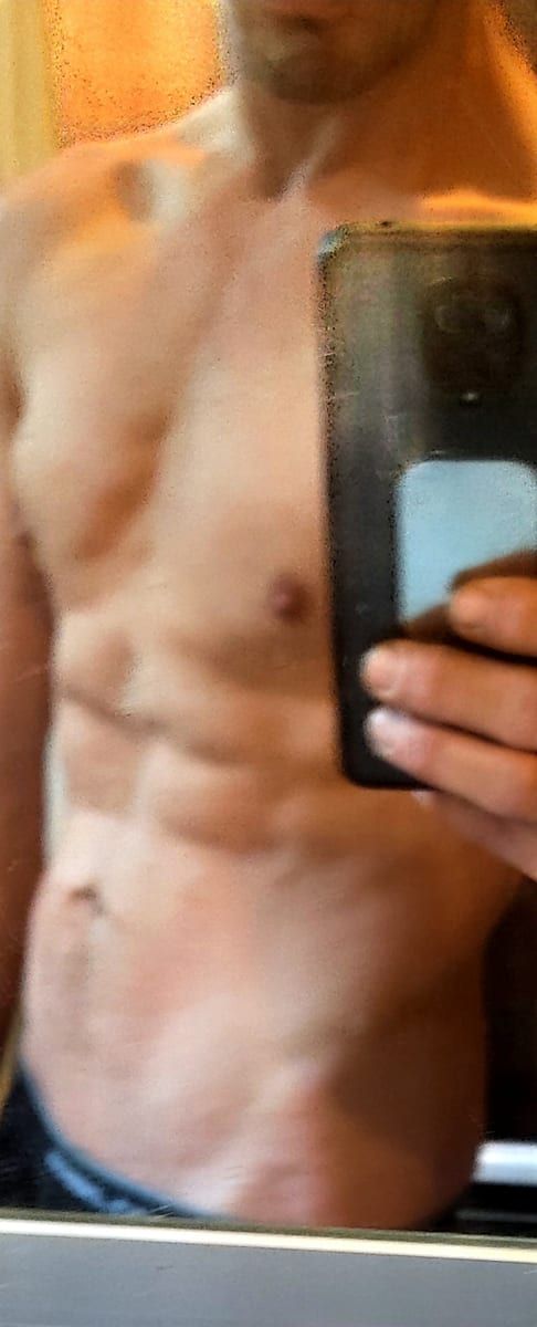 Oscar - Annonces gay à Les Planchettes Profil de Oscar, 27 ans, Annonces gay à Les Planchettes (Neuchâtel)